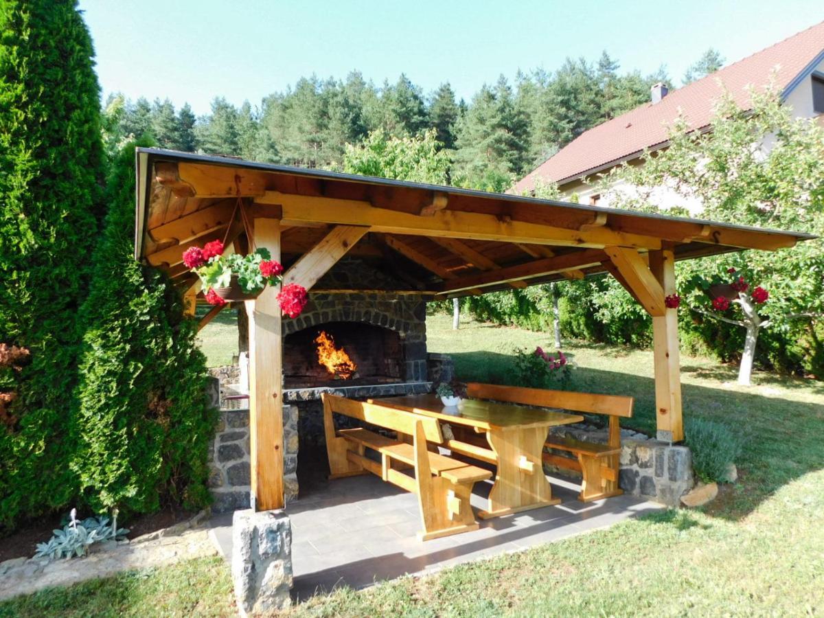 Apartman Lara Apartment Otočac Екстериор снимка
