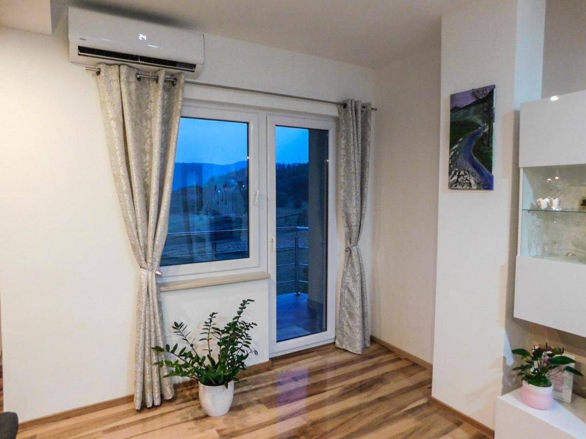 Apartman Lara Apartment Otočac Екстериор снимка