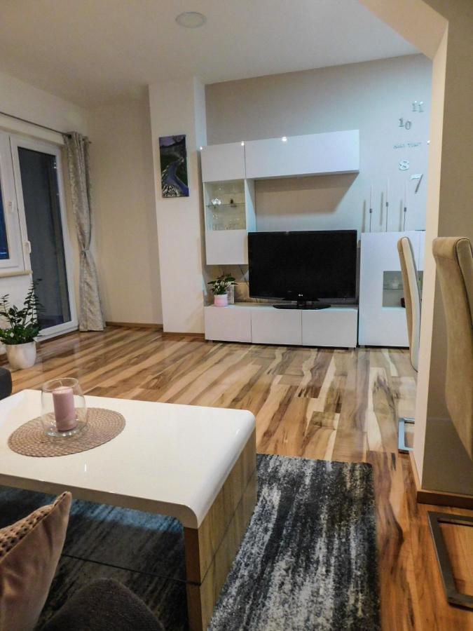 Apartman Lara Apartment Otočac Екстериор снимка