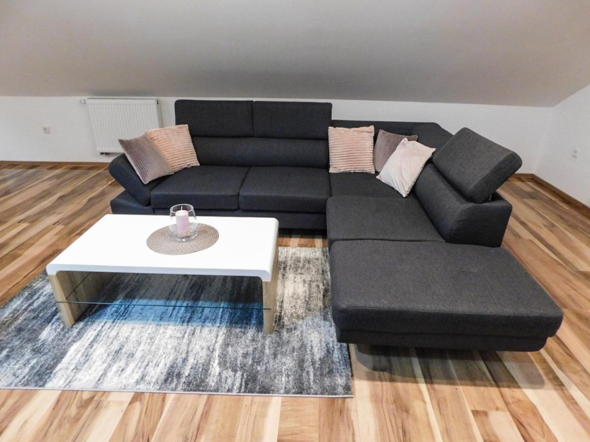 Apartman Lara Apartment Otočac Екстериор снимка