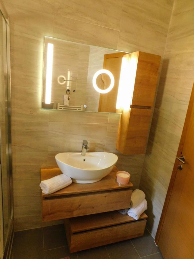 Apartman Lara Apartment Otočac Екстериор снимка