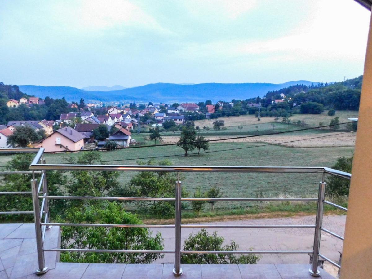 Apartman Lara Apartment Otočac Екстериор снимка